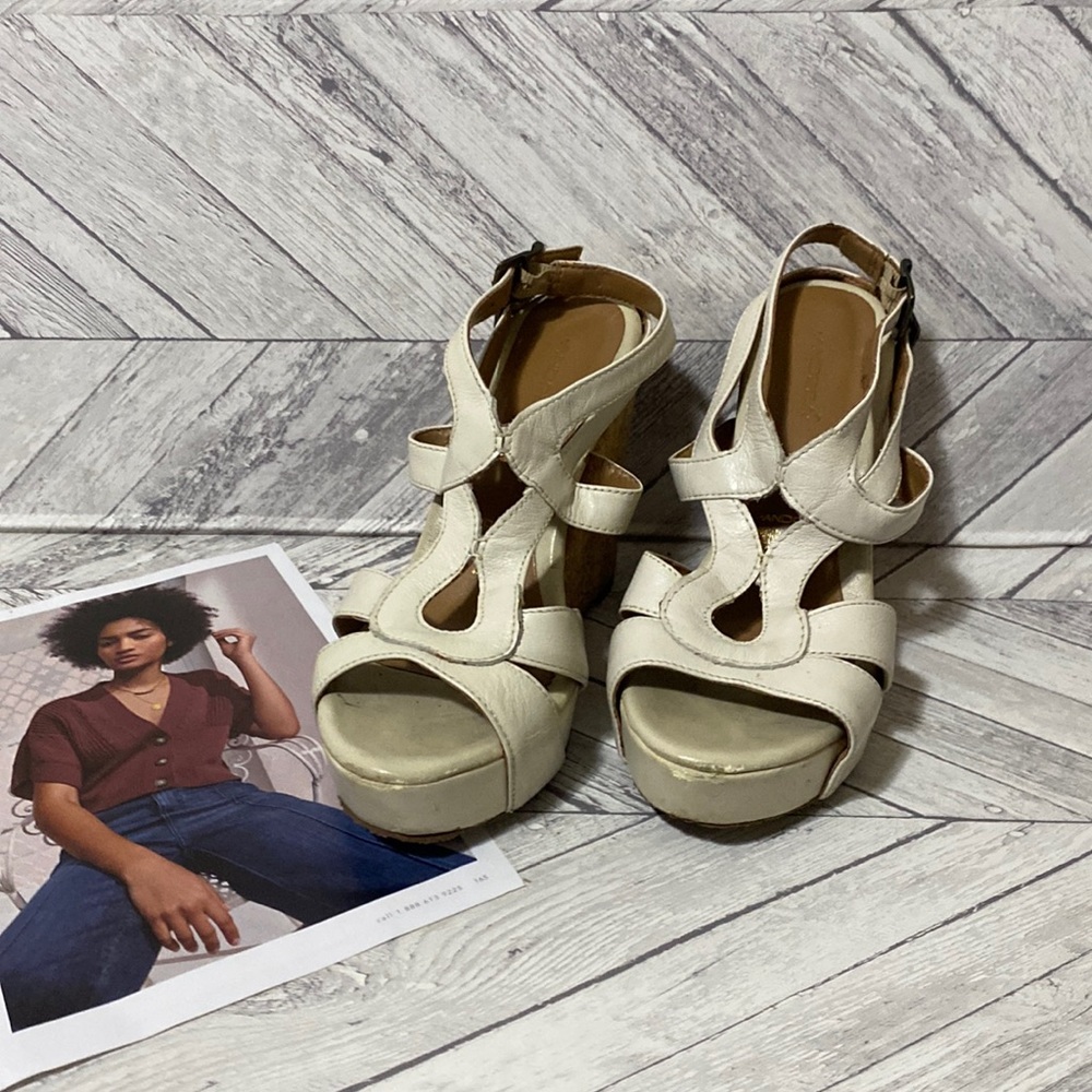ANDREA PLATFORM COLOR WHITE/CREAM SIZE 6